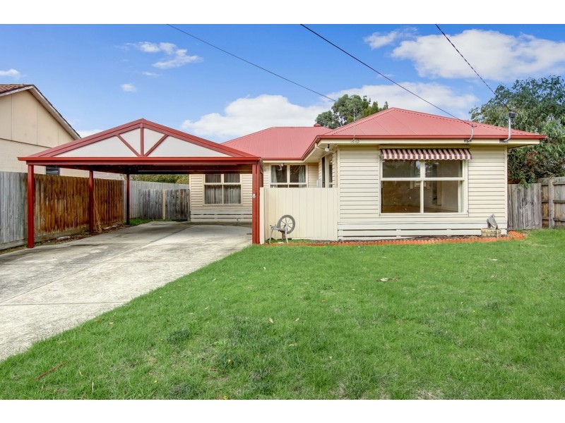 8 Plantation Avenue, Frankston North VIC 3200