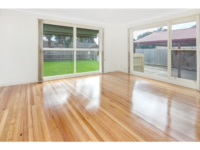 8 Plantation Avenue, Frankston North VIC 3200