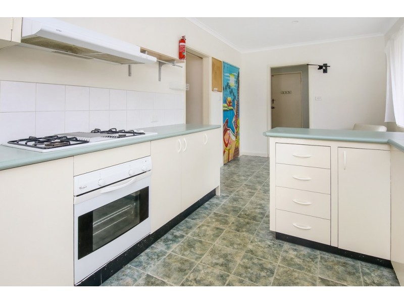 8 Plantation Avenue, Frankston North VIC 3200