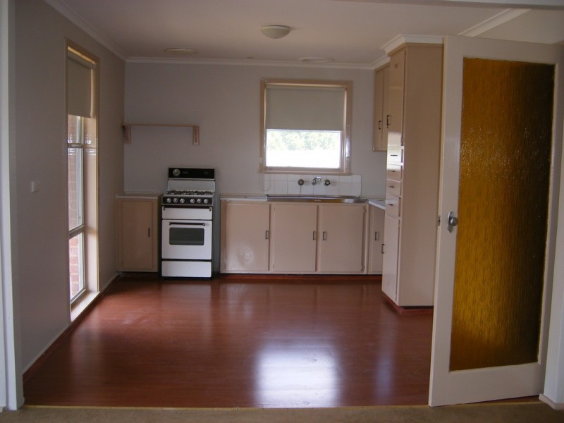 8 Agathea Court, Frankston North VIC 3200