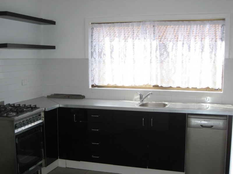 4 Rodney Court, Frankston VIC 3199