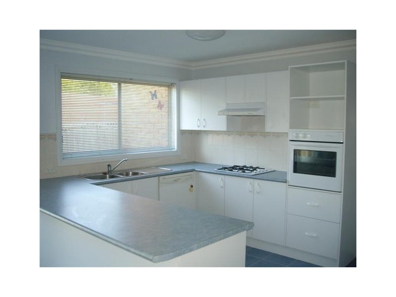 8 Wingham Court, Frankston VIC 3199