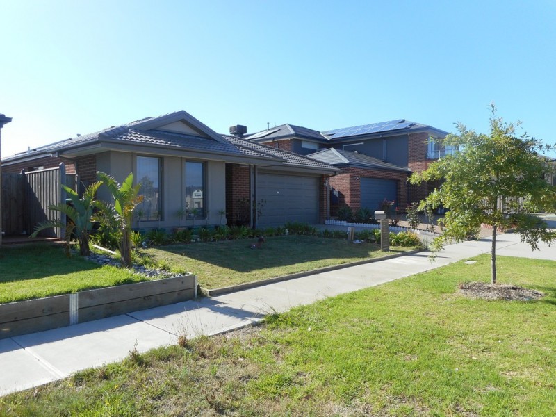 51 Morningside Boulevard, Cranbourne West VIC 3977