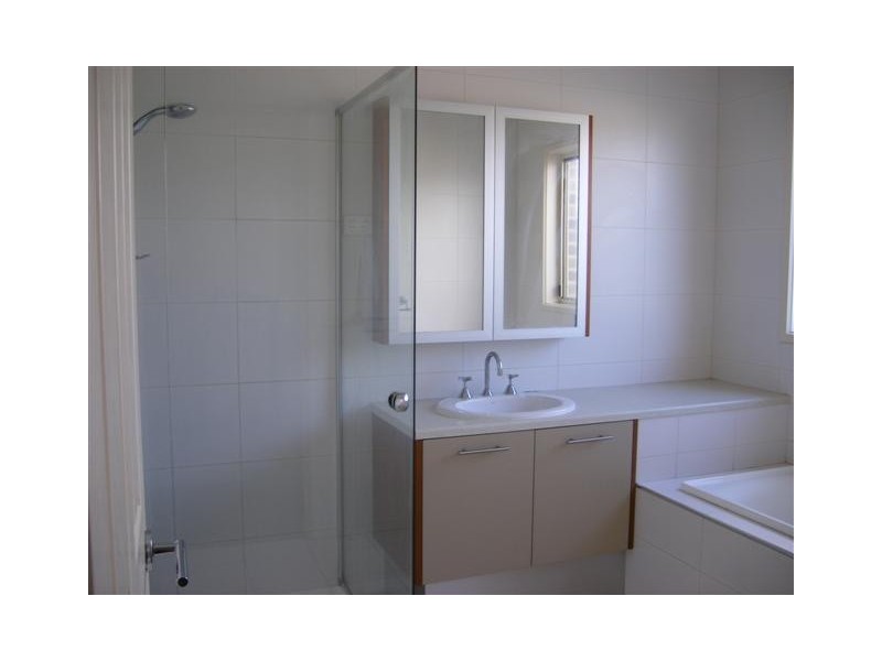 13 Dunferline Crescent, Cranbourne VIC 3977