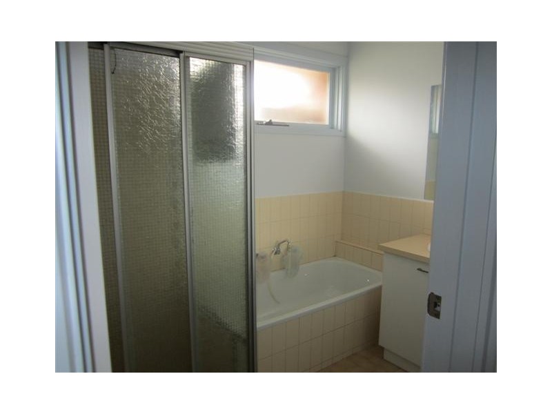 1/10 Walter Street, Cranbourne VIC 3977