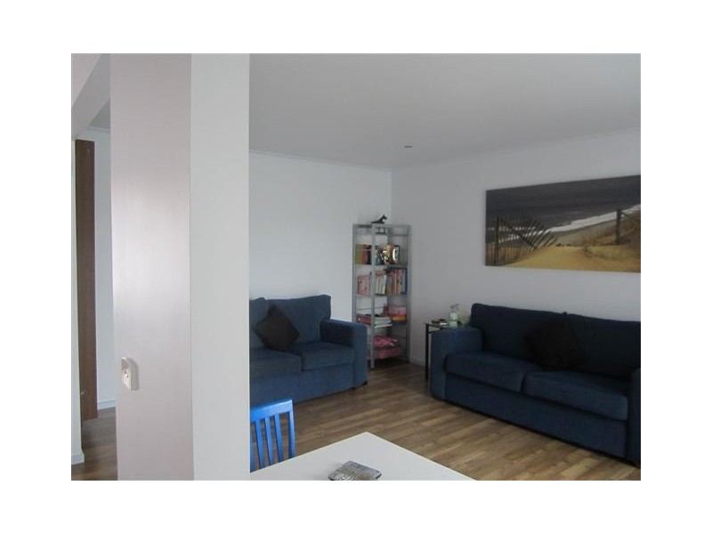 1/10 Walter Street, Cranbourne VIC 3977