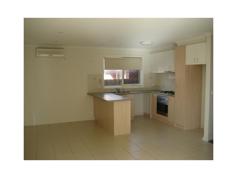 11/10 Hall Road, Carrum Downs VIC 3201