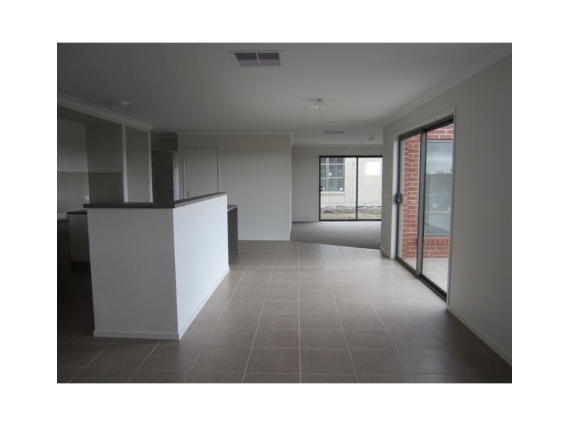 51 Morningside Boulevard, Cranbourne West VIC 3977