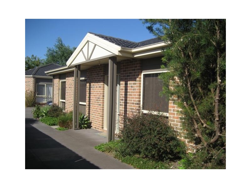 2/27 Cricklewood Avenue, Frankston VIC 3199