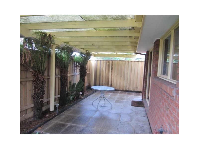 2/113 Willow Road, Frankston VIC 3199
