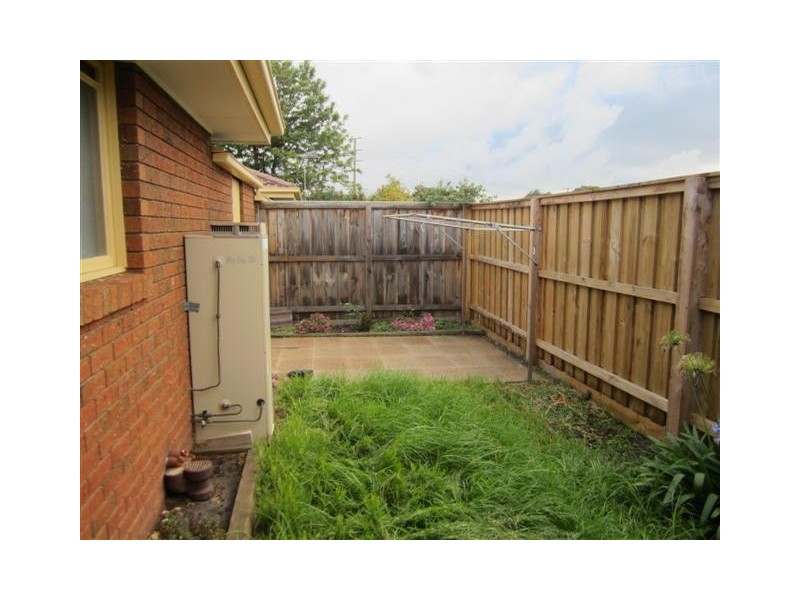 2/113 Willow Road, Frankston VIC 3199