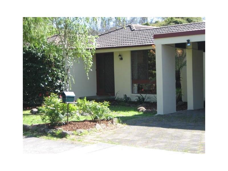 11 Benanee Drive, Frankston VIC 3199