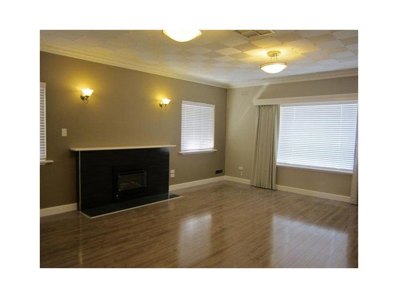 4 Bondi Avenue, Frankston VIC 3199