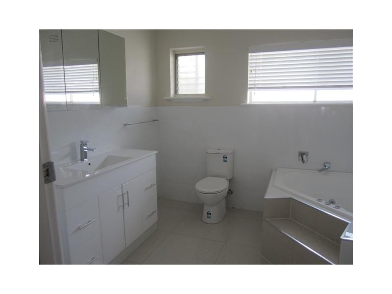 4 Bondi Avenue, Frankston VIC 3199