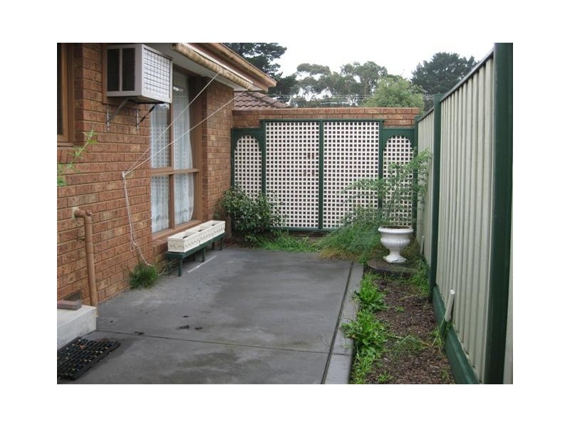 2/16 Bloom Street, Frankston VIC 3199