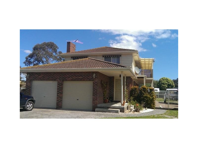 11 Seaquesta Court, Frankston VIC 3199