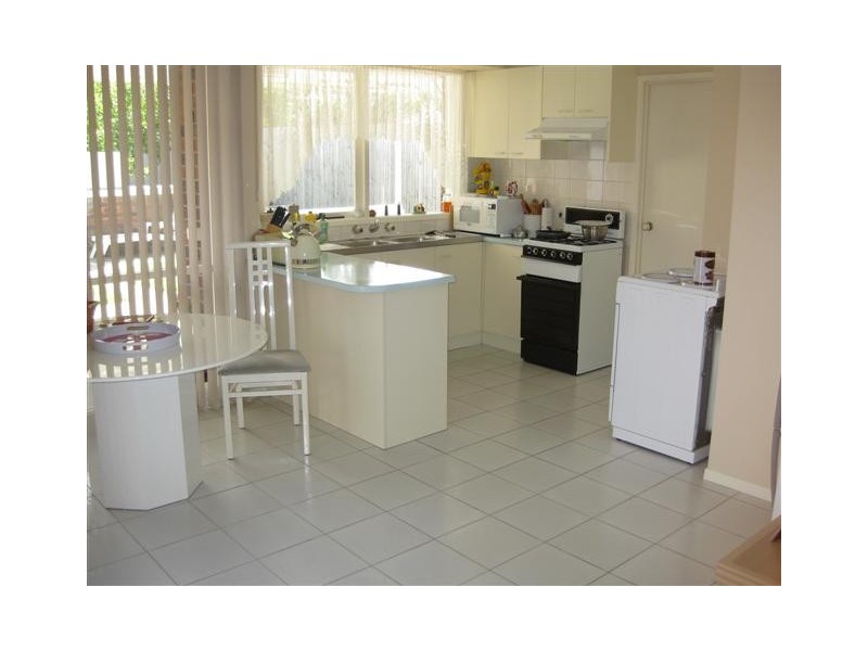 82 Silvertop Crescent, Frankston North VIC 3200