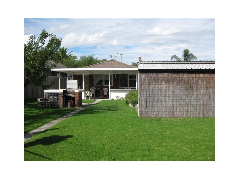 82 Silvertop Crescent, Frankston North VIC 3200