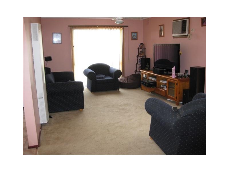 1 Sussex Crescent, Seaford VIC 3198