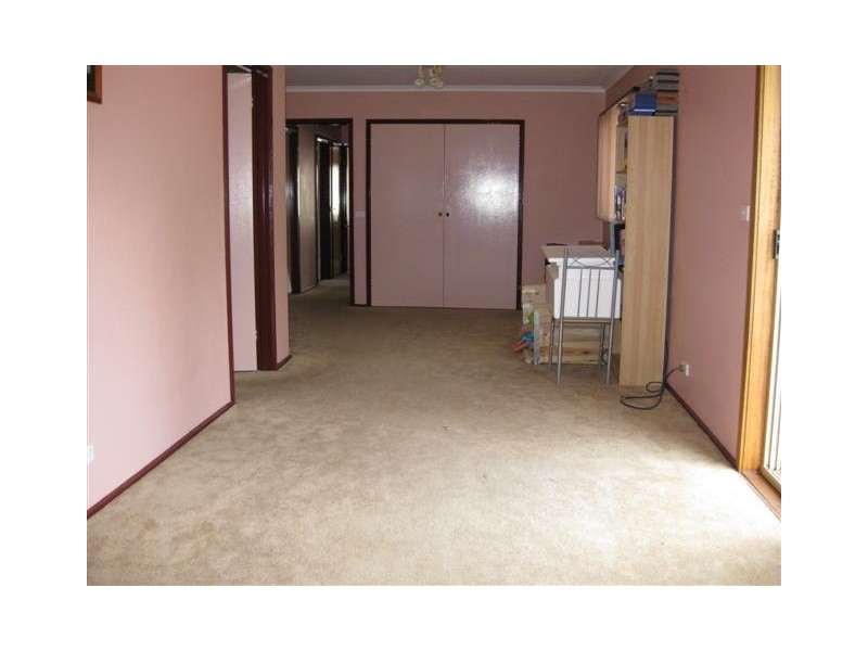 1 Sussex Crescent, Seaford VIC 3198