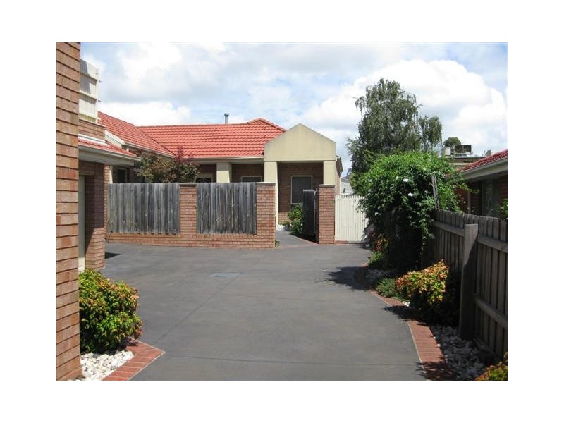 2/7 Mena Street, Frankston VIC 3199