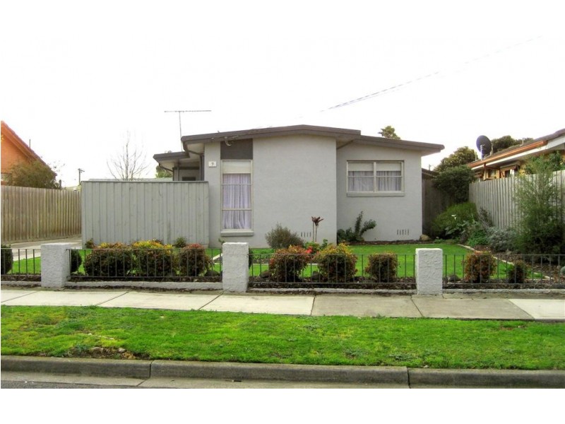 9 Silver Avenue, Frankston North VIC 3200