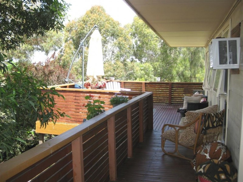 16 Roslyn Street, Somerville VIC 3912