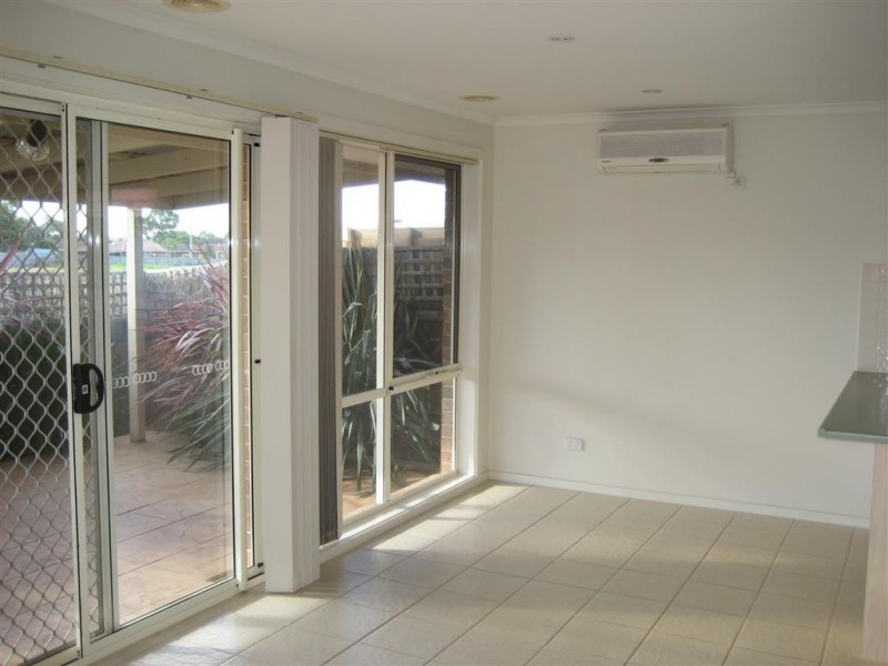 11/10 Hall Road, Carrum Downs VIC 3201
