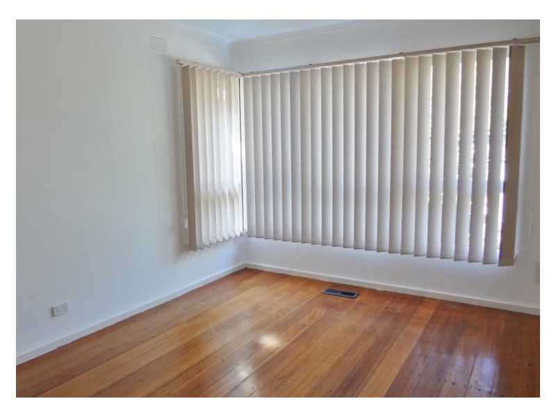 50 Rosslyn Avenue, Seaford VIC 3198