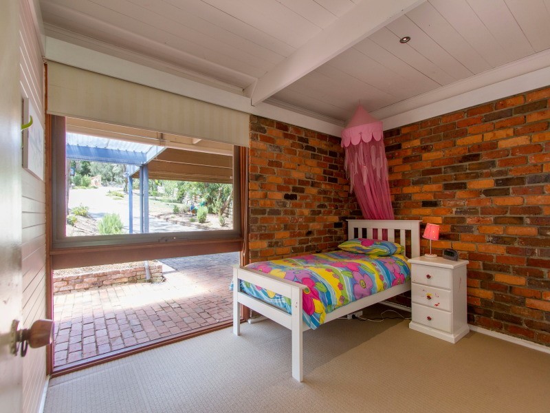 33 Mather Road, Mount Eliza VIC 3930