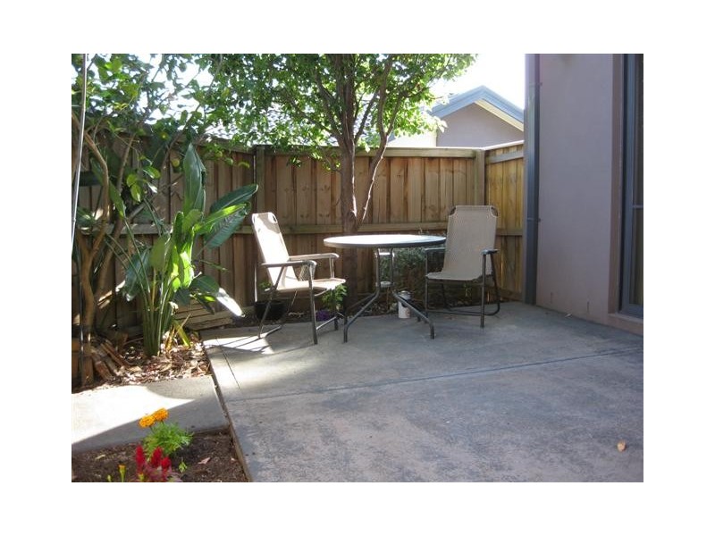 11/33 Deane Street, Frankston VIC 3199