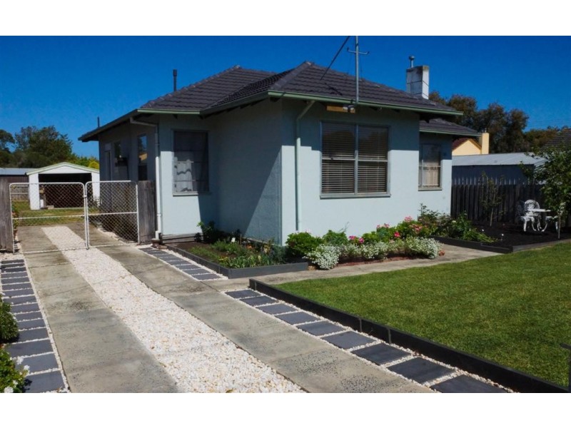 2 Forest Drive, Frankston North VIC 3200