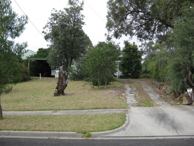 32 Highview Road, Frankston VIC 3199