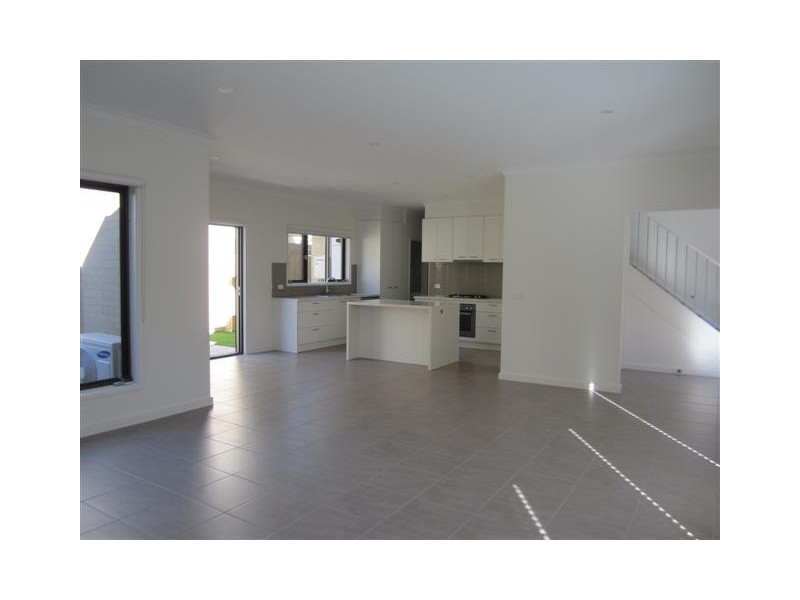 2/30A Williams Street, Frankston VIC 3199