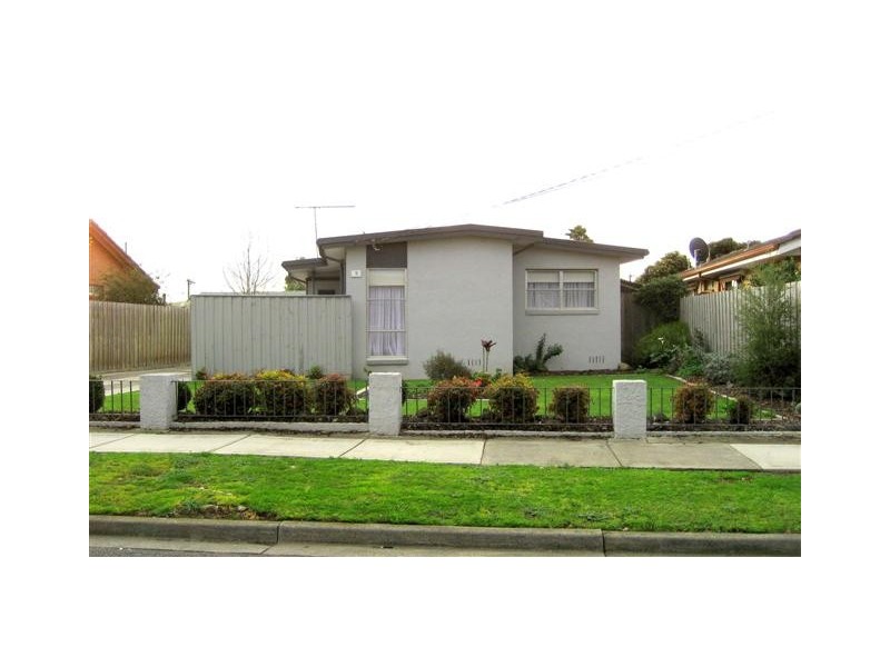 9 Silver Avenue, Frankston North VIC 3200