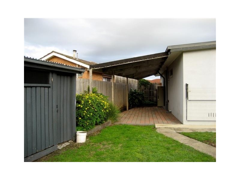 9 Silver Avenue, Frankston North VIC 3200