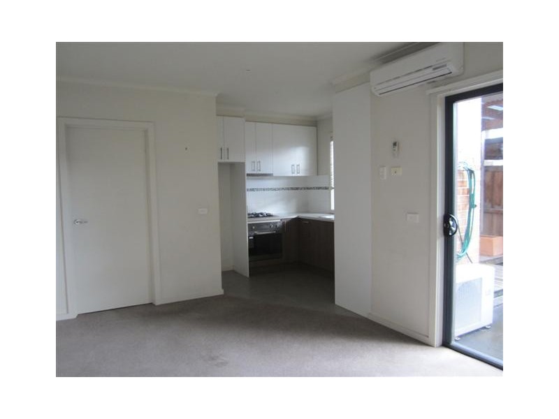 11/33 Deane Street, Frankston VIC 3199