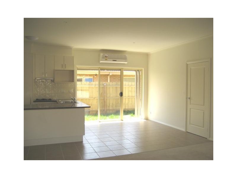 4/27 Cricklewood Avenue, Frankston VIC 3199