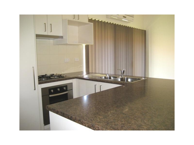 4/27 Cricklewood Avenue, Frankston VIC 3199