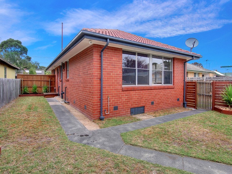 17 Lambert Street, Frankston North VIC 3200
