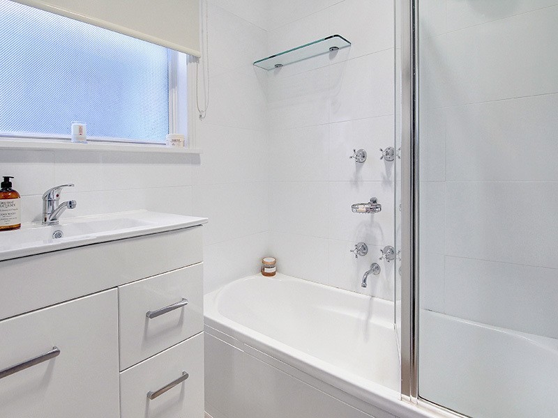 2 Lambert Street, Frankston North VIC 3200