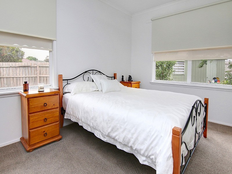 2 Lambert Street, Frankston North VIC 3200