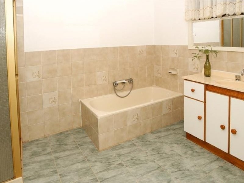 11 Kittyhawk Court, Airport West VIC 3042