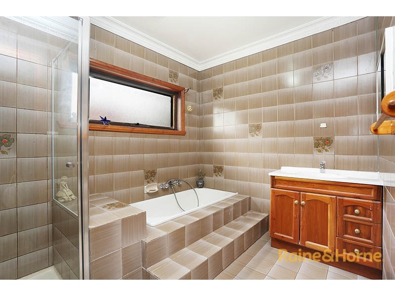 2 Henderson Street, Brunswick West VIC 3055