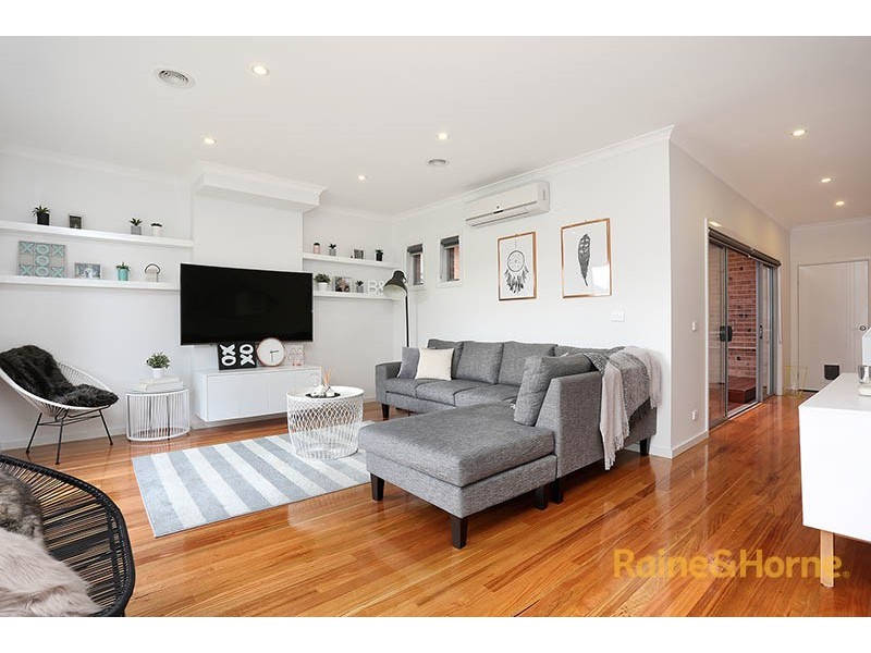 1/112 Cardinal Road, Glenroy VIC 3046