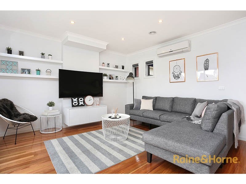 1/112 Cardinal Road, Glenroy VIC 3046