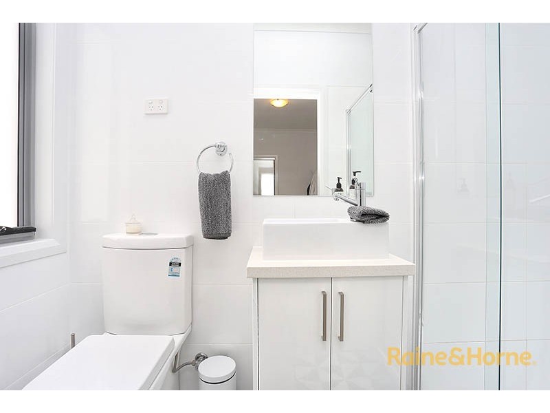 1/112 Cardinal Road, Glenroy VIC 3046