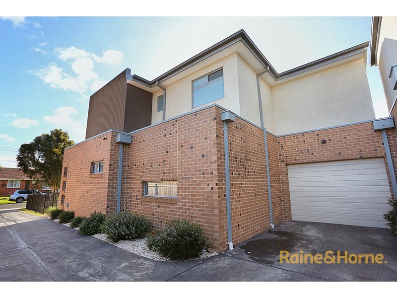 1/112 Cardinal Road, Glenroy VIC 3046