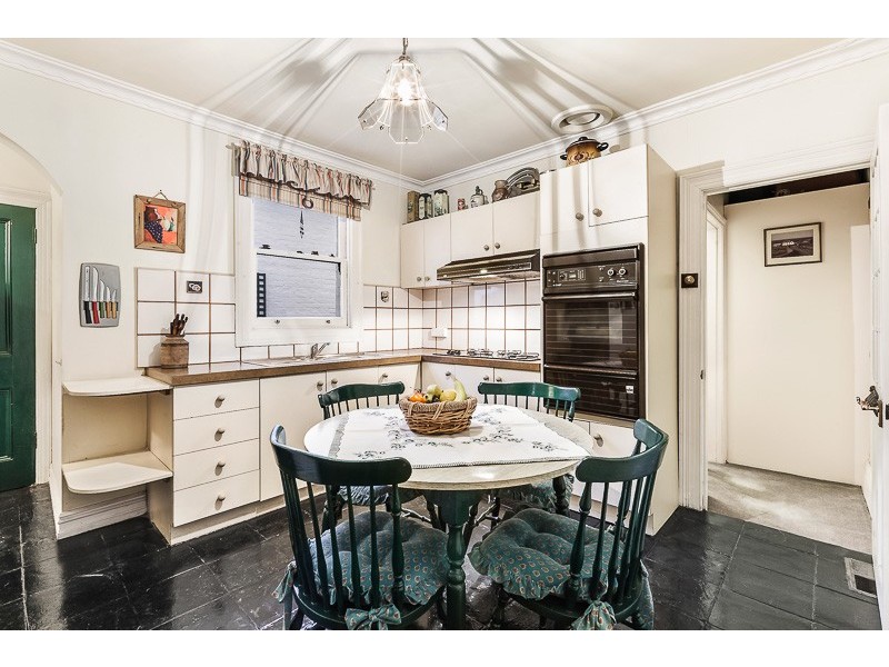 14 Eglinton Street, Moonee Ponds VIC 3039