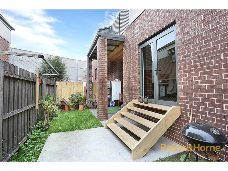 10/23-25 Mclean Street, Brunswick West VIC 3055